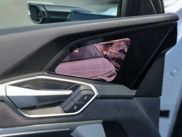 AUDI Q8 e-tron S line 55 qu. Matrix HUD B&O Air ACC