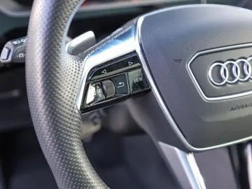 AUDI Q8 e-tron S line 55 qu. Matrix HUD B&O Air ACC