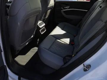 AUDI Q8 e-tron S line 55 qu. Matrix HUD B&O Air ACC