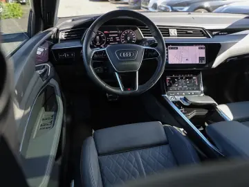 AUDI Q8 e-tron S line 55 qu. Matrix HUD B&O Air ACC