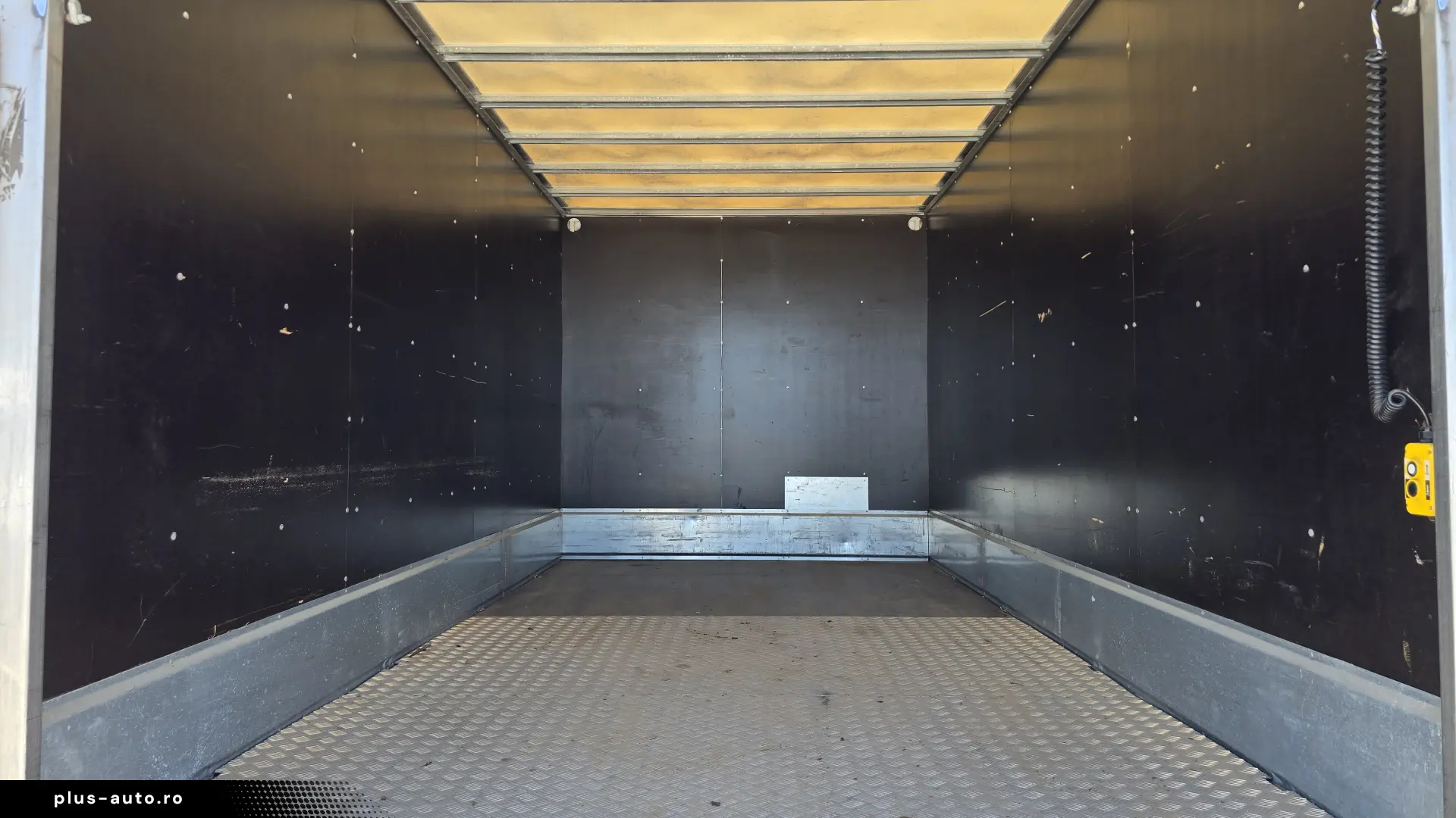 2019 Volkswagen Crafter KOFFER L=4.40m cu LIFT Hidraulic