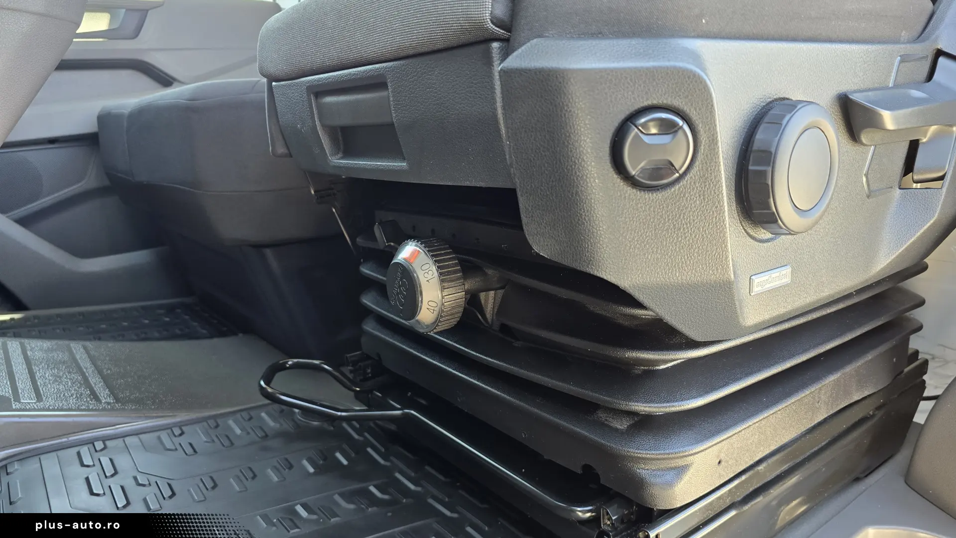 2019 Volkswagen Crafter KOFFER L=4.40m cu LIFT Hidraulic