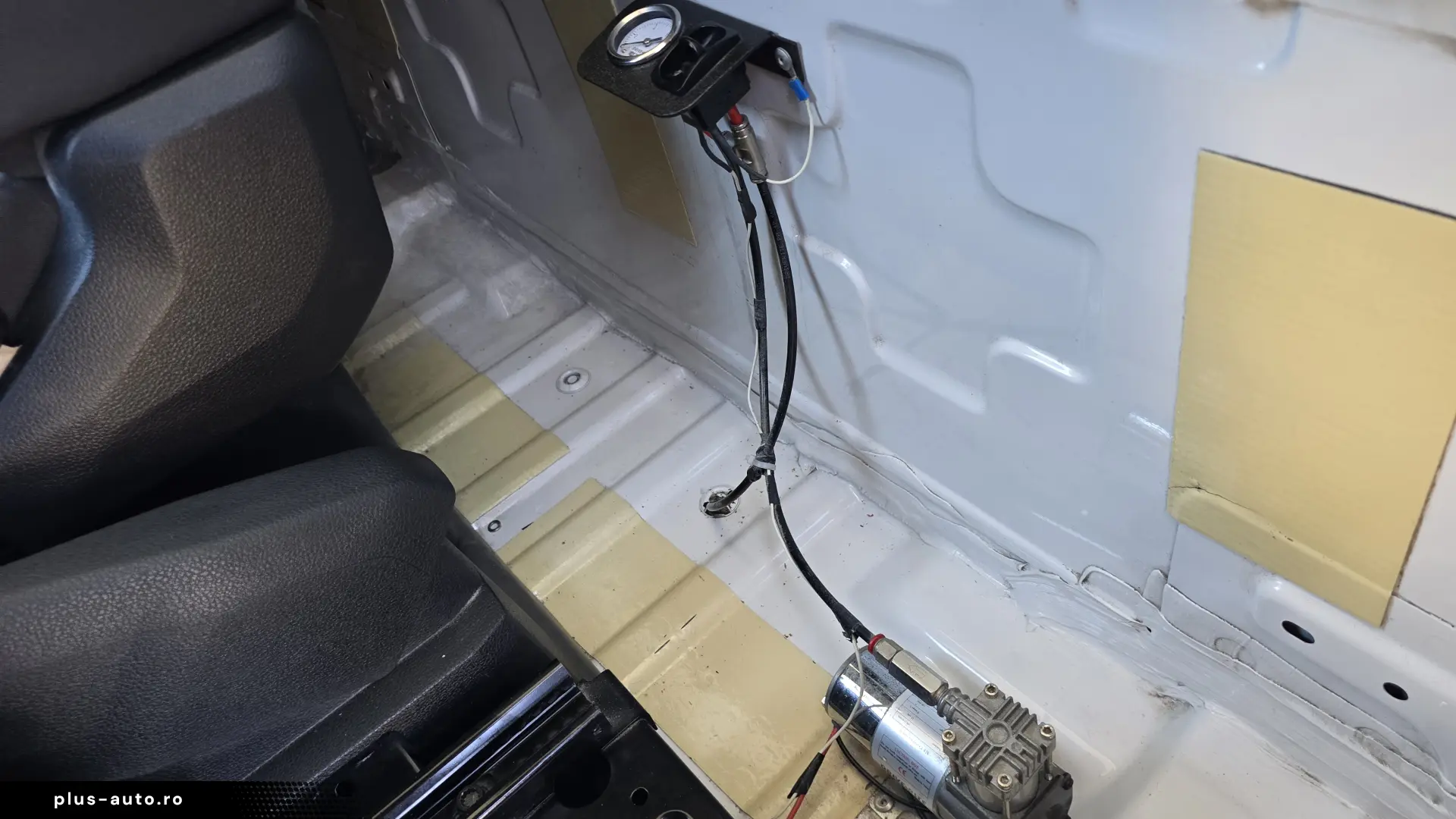 2019 Volkswagen Crafter KOFFER L=4.40m cu LIFT Hidraulic