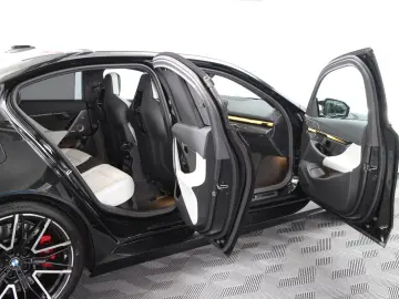 BMW M5 G90 Plug-in Hybrid   727 CP B&W VENTILAȚIE M DRIVE
