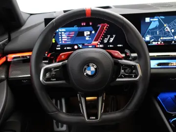 BMW M5 G90 Plug-in Hybrid   727 CP B&W VENTILAȚIE M DRIVE