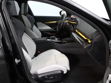 BMW M5 G90 Plug-in Hybrid   727 CP B&W VENTILAȚIE M DRIVE