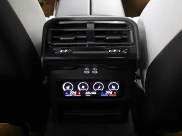 BMW M5 G90 Plug-in Hybrid   727 CP B&W VENTILAȚIE M DRIVE