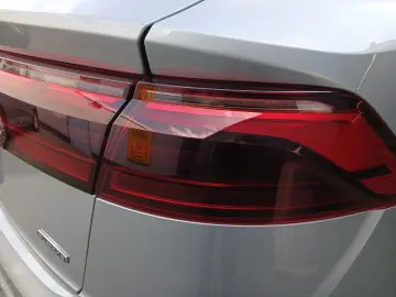 AUDI Q8 TDI qu. tiptronic  MATRIX PANO HuD AHK 360