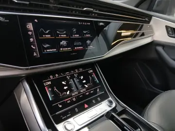 AUDI Q8 TDI qu. tiptronic  MATRIX PANO HuD AHK 360
