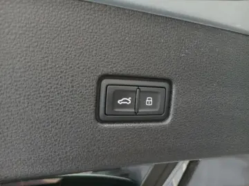 AUDI Q8 TDI qu. tiptronic  MATRIX PANO HuD AHK 360