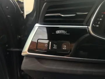 AUDI Q7 50 TDI quattro 7-Sitzer Matrix 360 HuD AHK