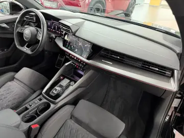 AUDI RS3 2.5 TFSI Sportback HUD Kamera Matrix Magneti