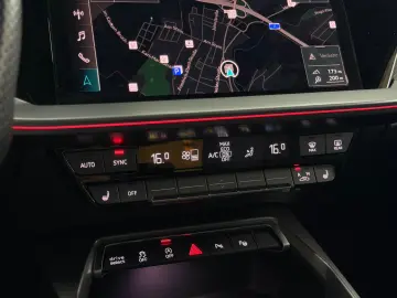AUDI RS3 2.5 TFSI Sportback HUD Kamera Matrix Magneti