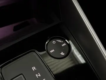 AUDI RS3 2.5 TFSI Sportback HUD Kamera Matrix Magneti
