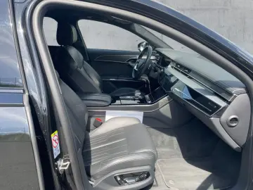 AUDI A8 60 TFSI e S-LINE MATRIX NAVI ACC SHZ PDC PANO