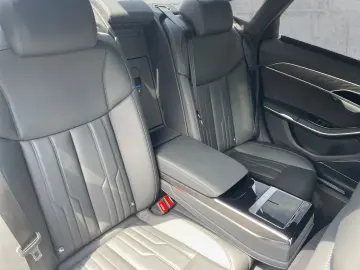AUDI A8 60 TFSI e S-LINE MATRIX NAVI ACC SHZ PDC PANO