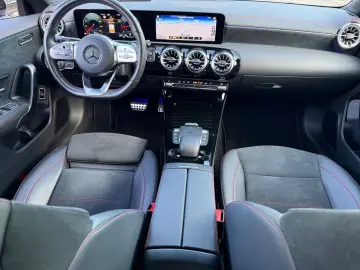 MERCEDES-BENZ CLA 200d AMG-Line Pano 360  Night-Pake…
