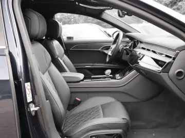 AUDI A8 60 TFSI e quattro LM20 ACC Pano HuD Massage D