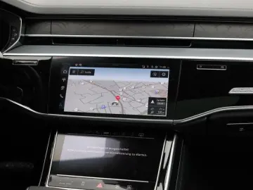 AUDI A8 60 TFSI e quattro LM20 ACC Pano HuD Massage D