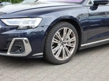 AUDI A8 60 TFSI e quattro LM20 ACC Pano HuD Massage D