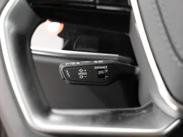 AUDI A8 60 TFSI e quattro LM20 ACC Pano HuD Massage D
