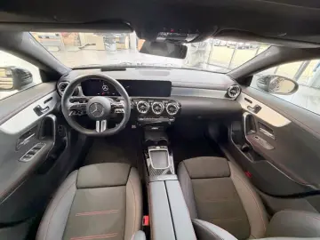 MERCEDES-BENZ CLA 200 Coupé AMG Line Premium Plus WI…