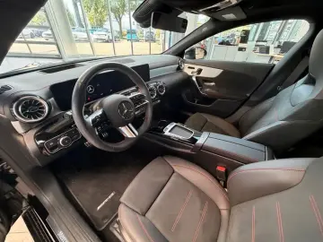 MERCEDES-BENZ CLA 200 Coupé AMG Line Premium Plus WI…