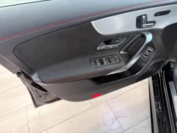 MERCEDES-BENZ CLA 200 Coupé AMG Line Premium Plus WI…