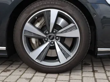 AUDI A8L 60 TFSI e lang RUHESITZ NACHT 3xTV PANO B&O