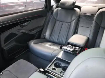 AUDI A8L 60 TFSI e lang RUHESITZ NACHT 3xTV PANO B&O