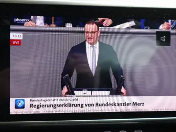 AUDI A8L 60 TFSI e lang RUHESITZ NACHT 3xTV PANO B&O