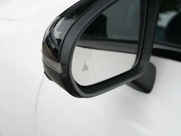 MERCEDES-BENZ CLA 220d AMG Pano 360 Kam HUD Multibeam Memory