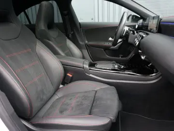 MERCEDES-BENZ CLA 220d AMG Pano 360 Kam HUD Multibeam Memory