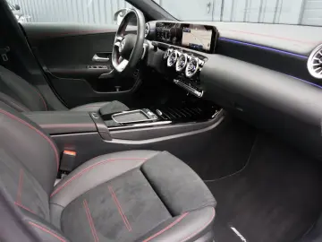 MERCEDES-BENZ CLA 220d AMG Pano 360 Kam HUD Multibeam Memory