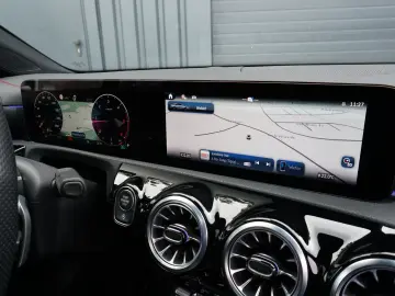 MERCEDES-BENZ CLA 220d AMG Pano 360 Kam HUD Multibeam Memory