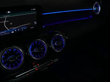 MERCEDES-BENZ CLA 220d AMG Pano 360 Kam HUD Multibeam Memory