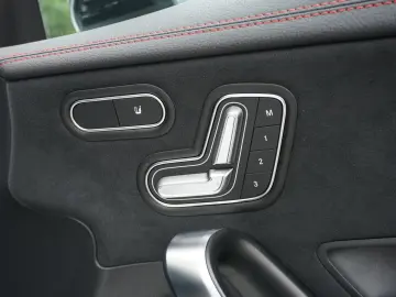 MERCEDES-BENZ CLA 220d AMG Pano 360 Kam HUD Multibeam Memory