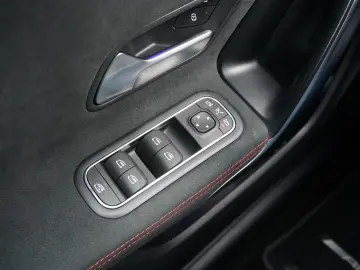 MERCEDES-BENZ CLA 220d AMG Pano 360 Kam HUD Multibeam Memory