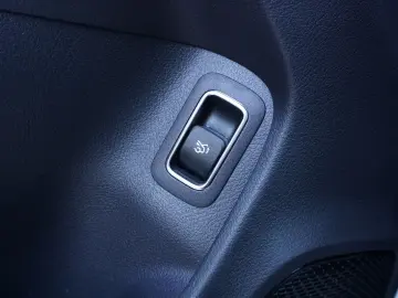 MERCEDES-BENZ CLA 220d AMG Pano 360 Kam HUD Multibeam Memory