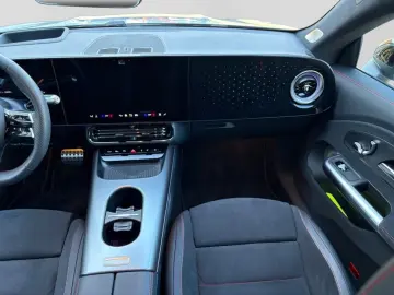 MERCEDES-BENZ CLA 250  EQ AMG NIGHT PANO DISTR 360  HUD BURM