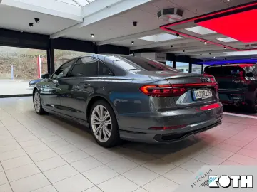 AUDI A8 Lang quattro 60 TFSIe 340kW B&O PANO LEDER