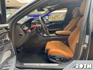 AUDI A8 Lang quattro 60 TFSIe 340kW B&O PANO LEDER