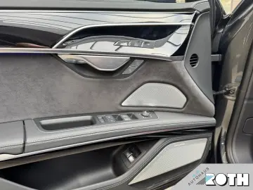 AUDI A8 Lang quattro 60 TFSIe 340kW B&O PANO LEDER