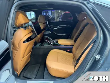 AUDI A8 Lang quattro 60 TFSIe 340kW B&O PANO LEDER