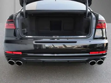 AUDI S8 4.0 TFSI quattro triptronic