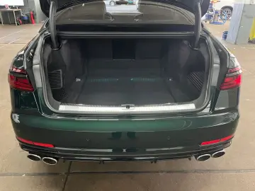 AUDI S8 4.0 TFSI quattro PANO B&O Sitzbelüftung Stadt