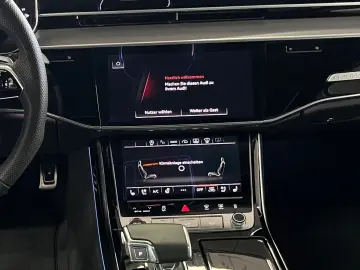 AUDI S8 4.0 TFSI quattro PANO B&O Sitzbelüftung Stadt