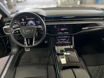 AUDI S8 4.0 TFSI quattro PANO B&O Sitzbelüftung Stadt