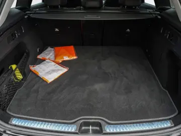 MERCEDES-BENZ GLC 220 d 4M AVANTGARDE PANORAMA MEMORY KAMERA