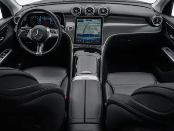 MERCEDES-BENZ GLC 220 d 4M AVANTGARDE PANORAMA MEMORY KAMERA